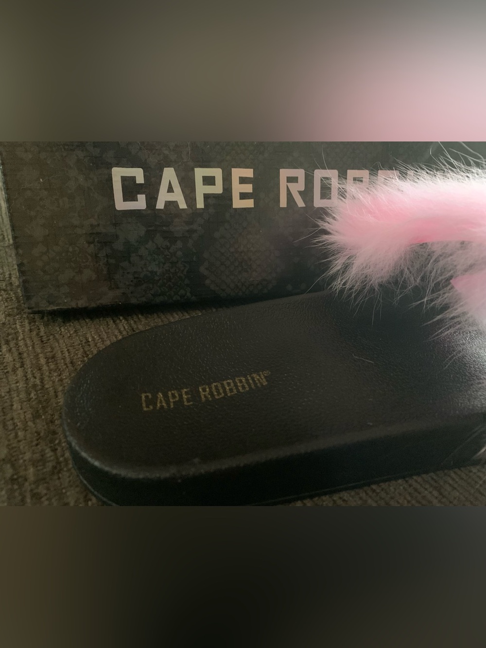 Cape Robbin Mochi-Shi fuzzy pink monster-eye fur slides - Picture 7 of 9